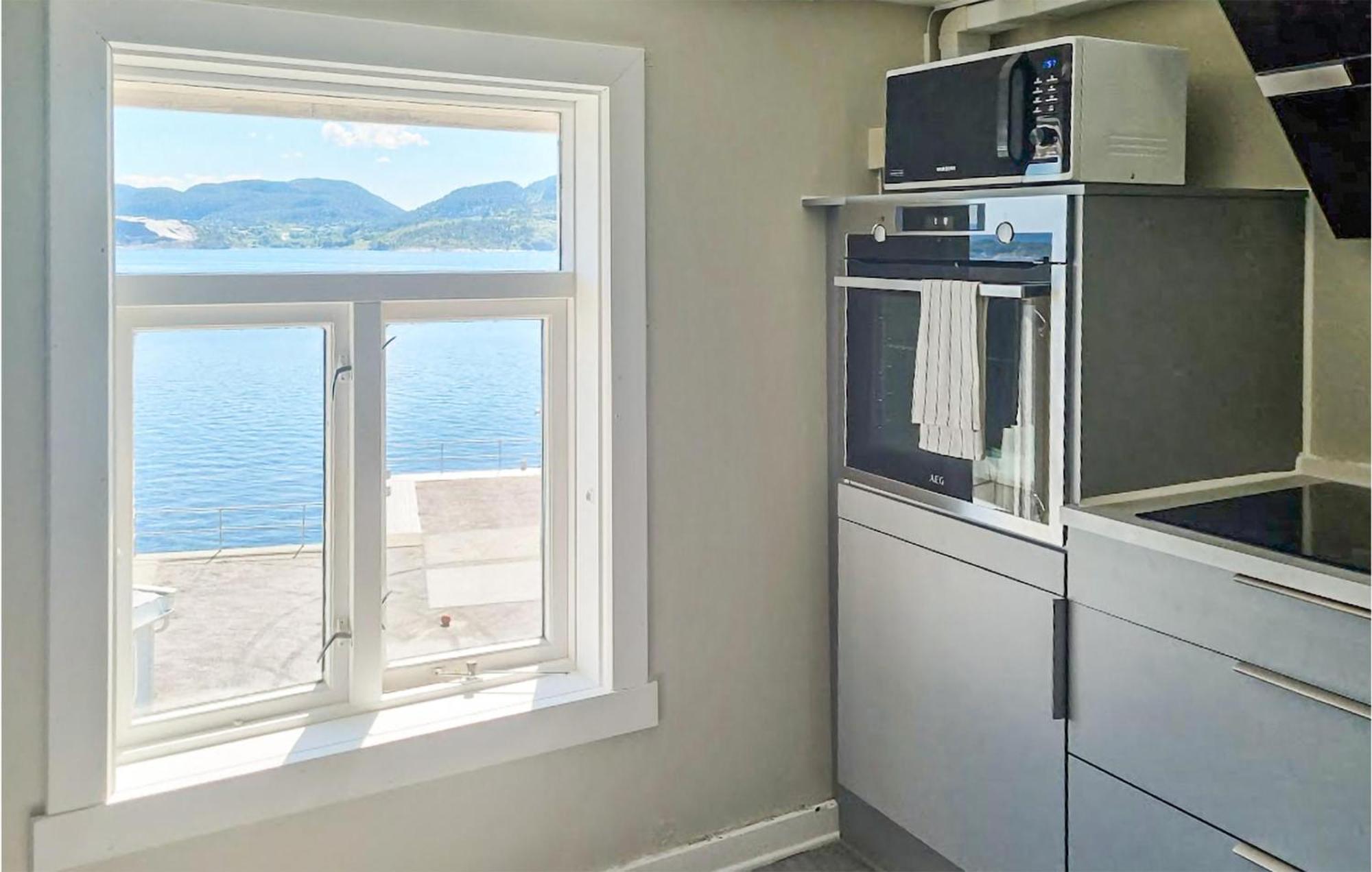 Awesome Home In Kristiansund With House Sea View Exteriér fotografie