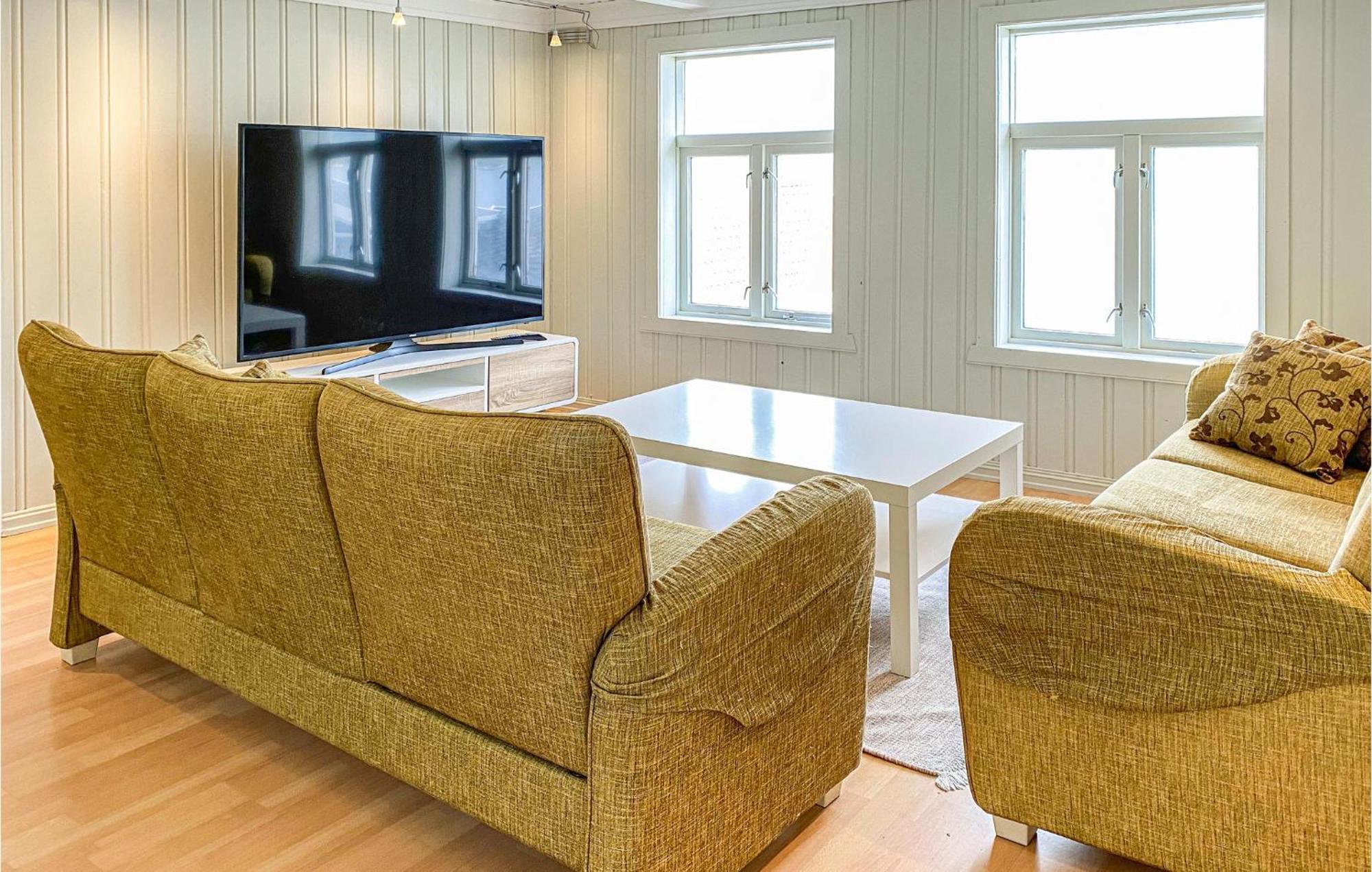 Awesome Home In Kristiansund With House Sea View Exteriér fotografie