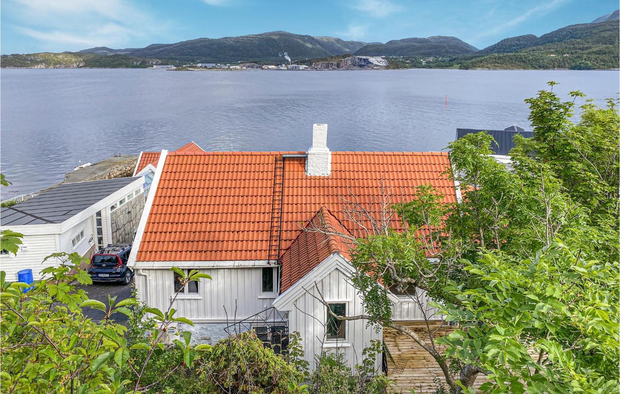 Awesome Home In Kristiansund With House Sea View Exteriér fotografie